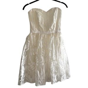 Guess white cocktail dress with leaves motif